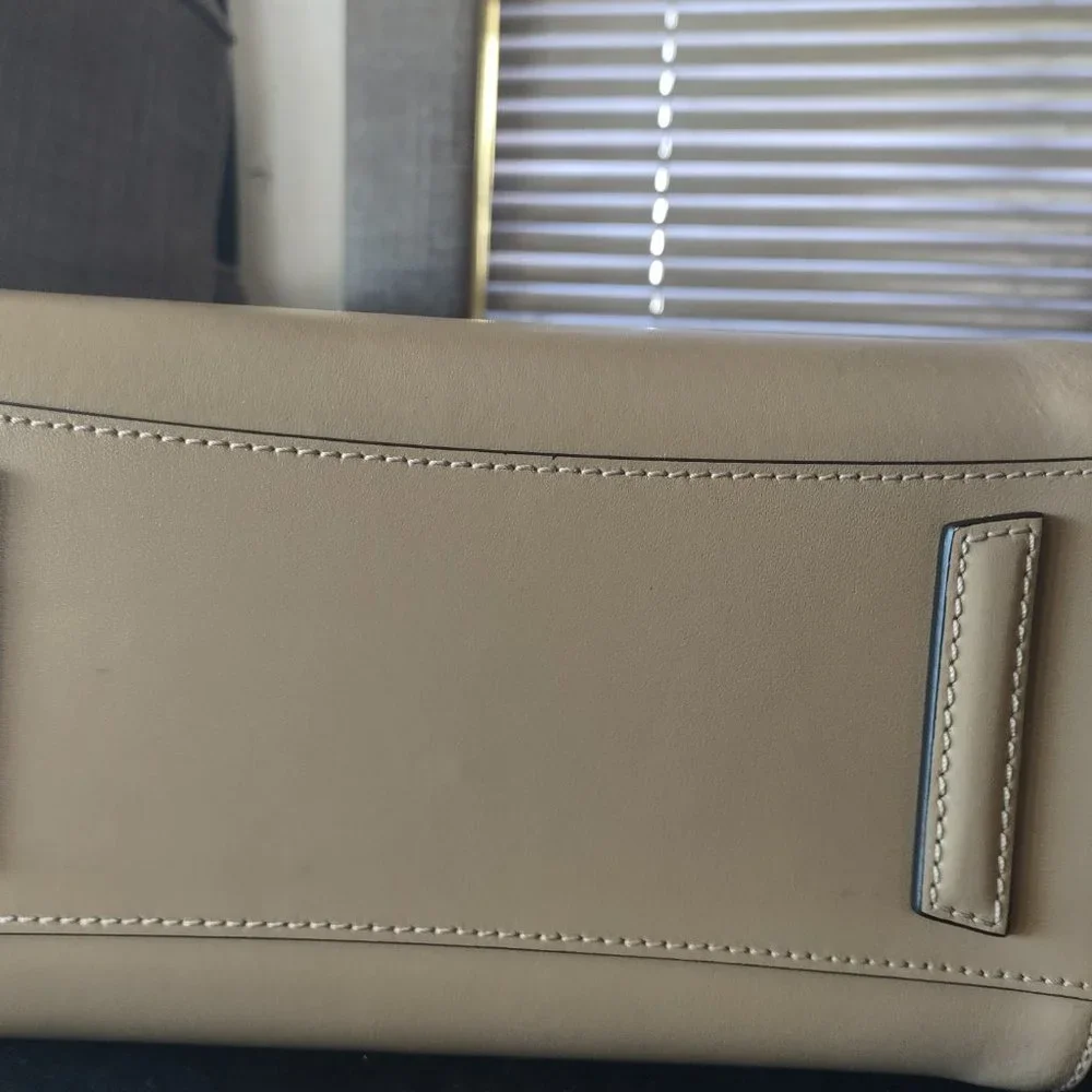 BRAND NEW GIVENCHY SMALL SLICK ANTIGONA LEATHER SATCHEL - Picture 4 of 7